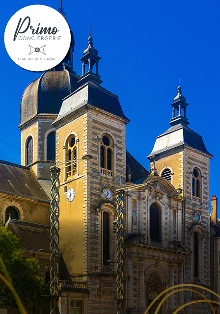 Église historique de Chalon-sur-Saône avec son architecture classique.