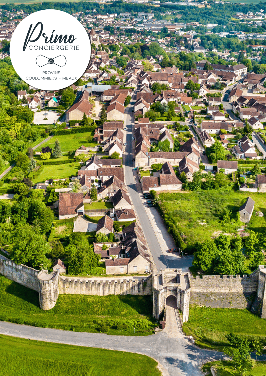 Remparts de Provins vus du ciel – gestion Airbnb avec Primo Conciergerie