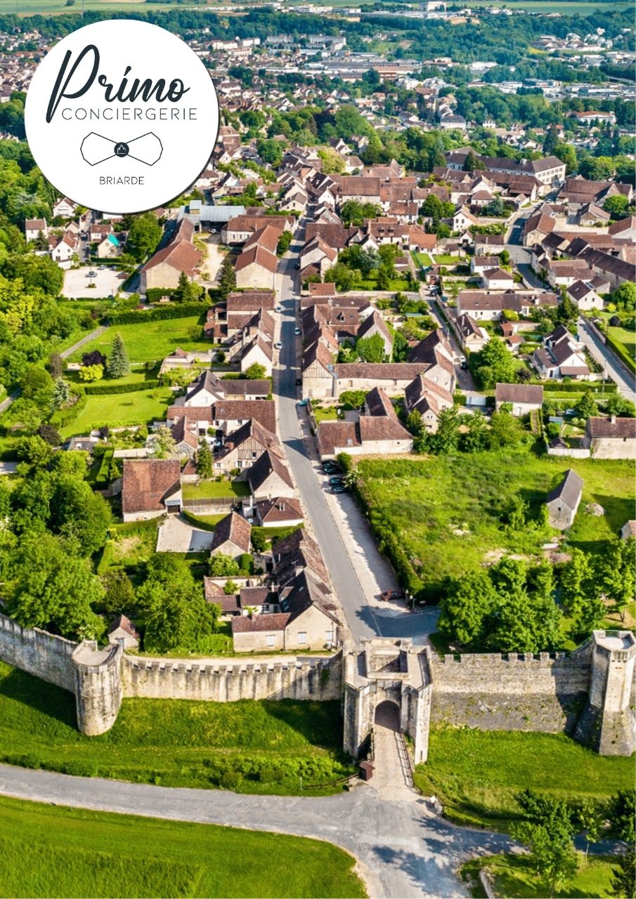 Remparts de Provins vus du ciel – gestion Airbnb avec Primo Conciergerie